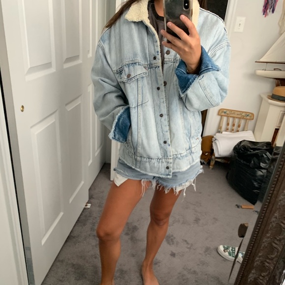 levi's oversized sherpa trucker jacket xs